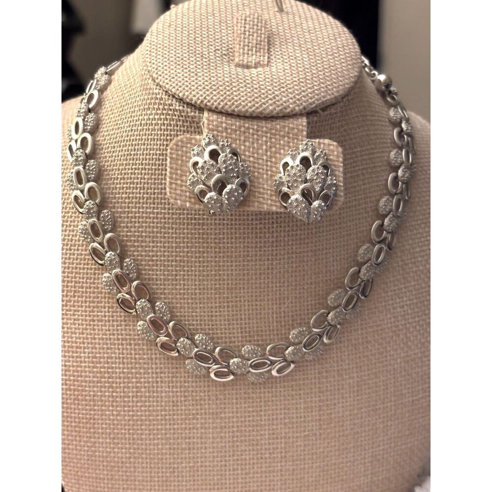 Vintage Crown Trifari Silver Tone Leaf Choker Necklace & Earring Set